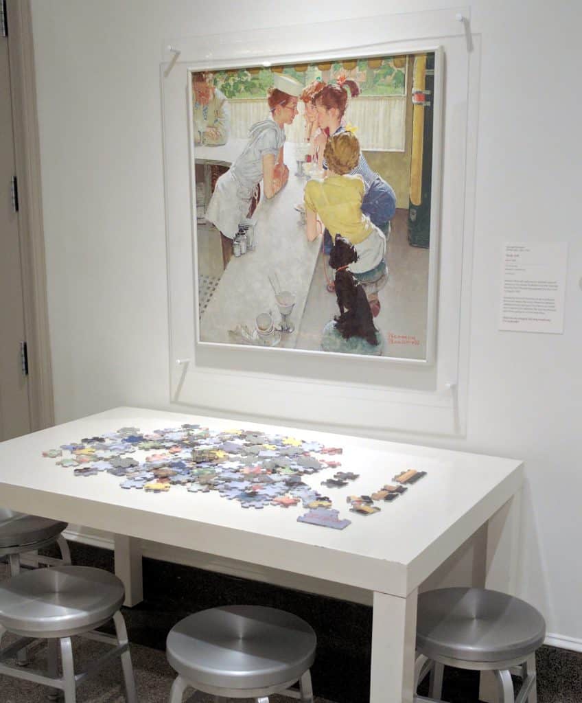 Art gallery custom puzzle for interactive display and interactive museum exhibit